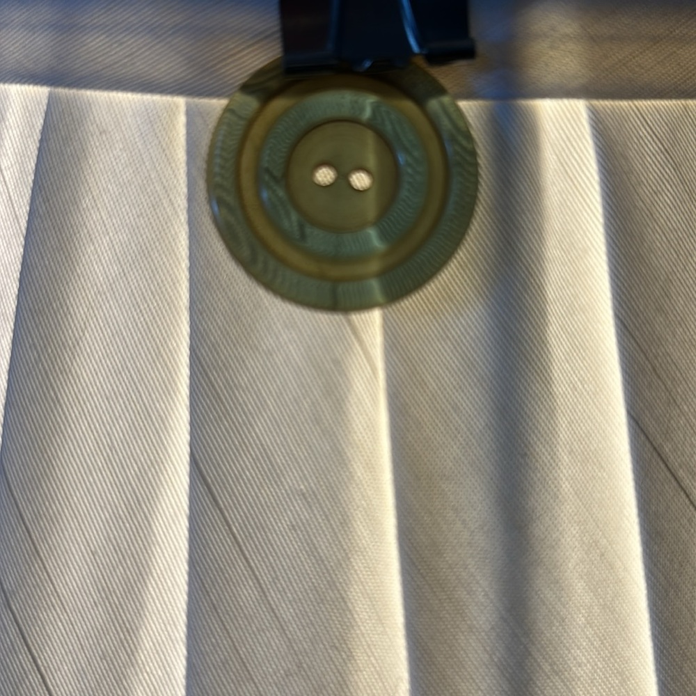 Bakelite Buttons - Picture 2 of 3